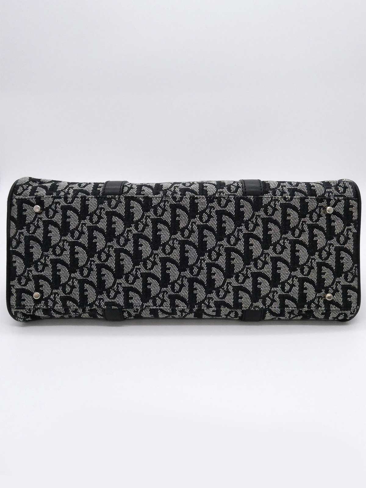 トロッターパターンロゴプレートショルダーバッグ ブラック