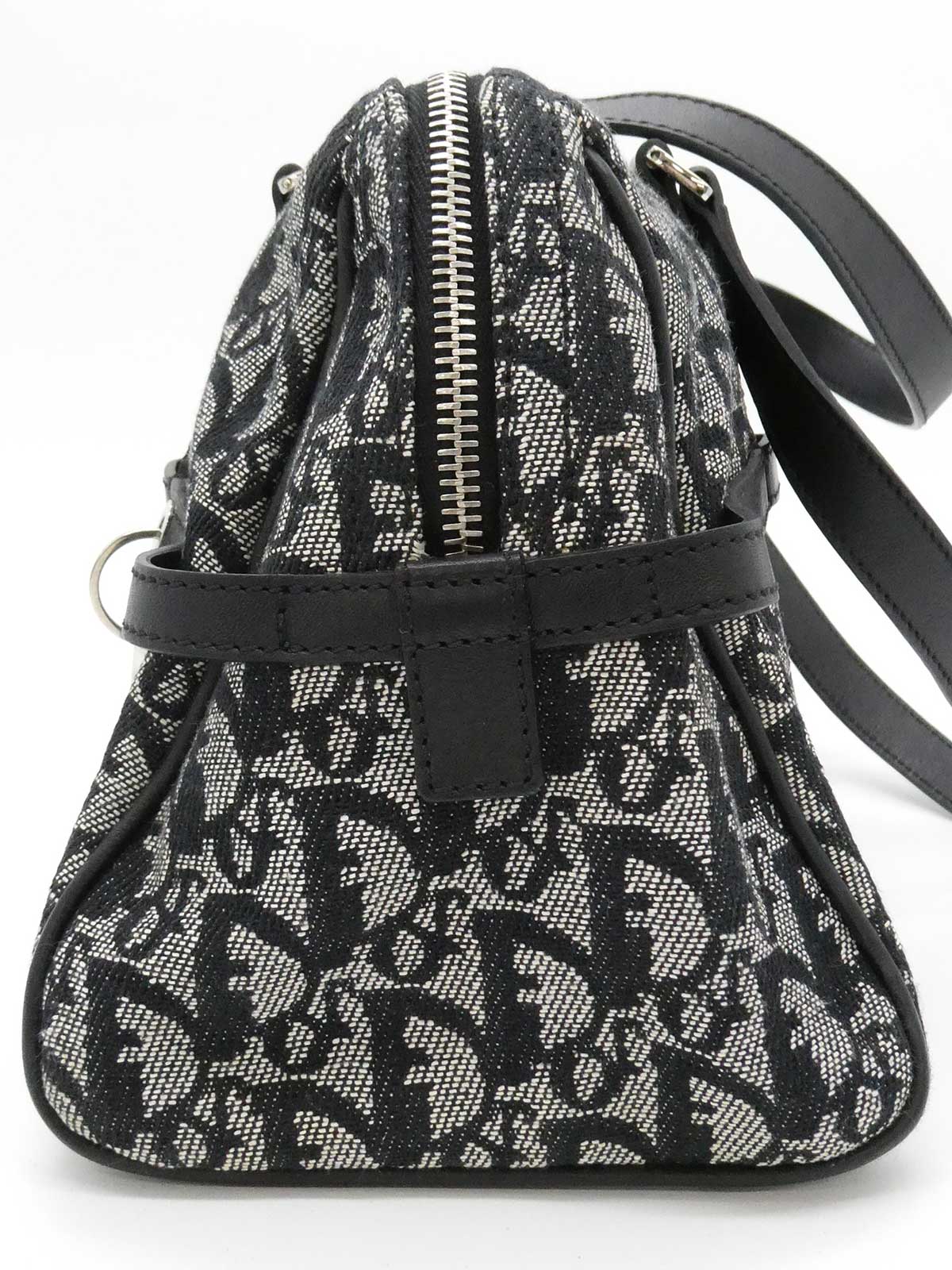 トロッターパターンロゴプレートショルダーバッグ　ブラック