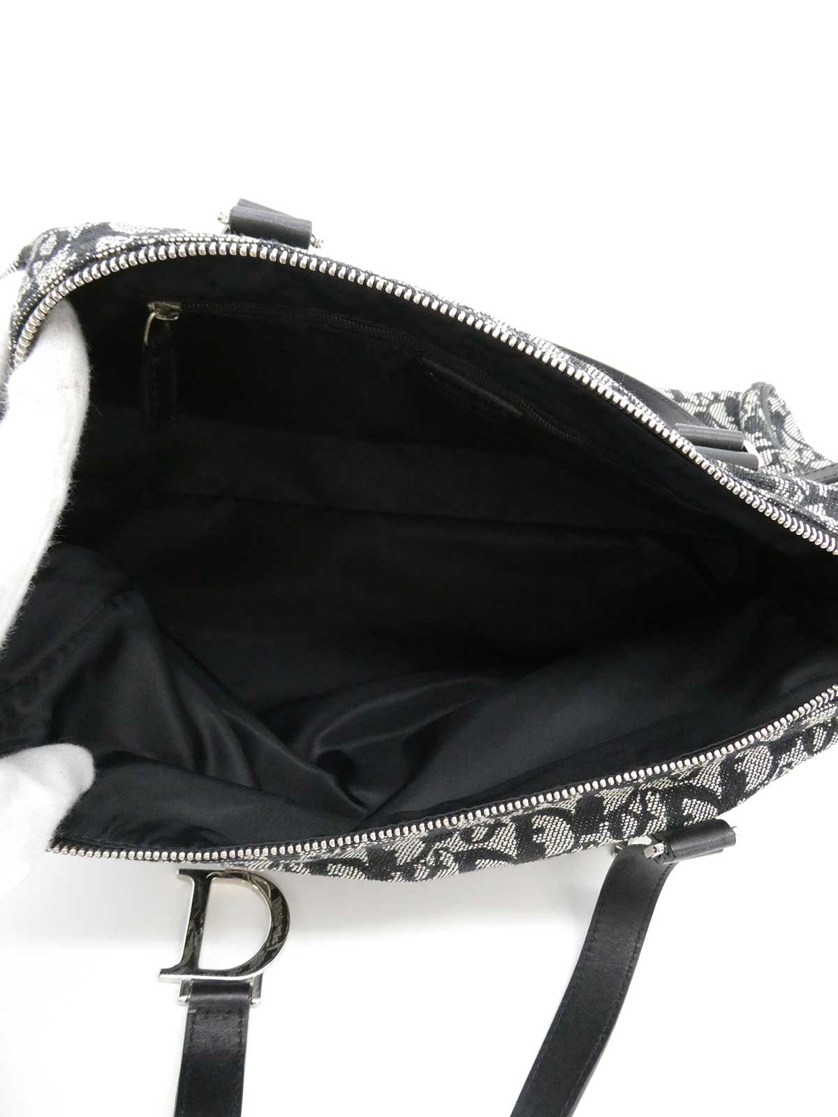 トロッターパターンロゴプレートショルダーバッグ　ブラック