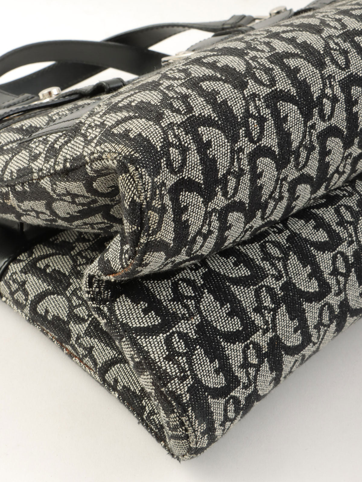 黑色 Trotter 图案手提包