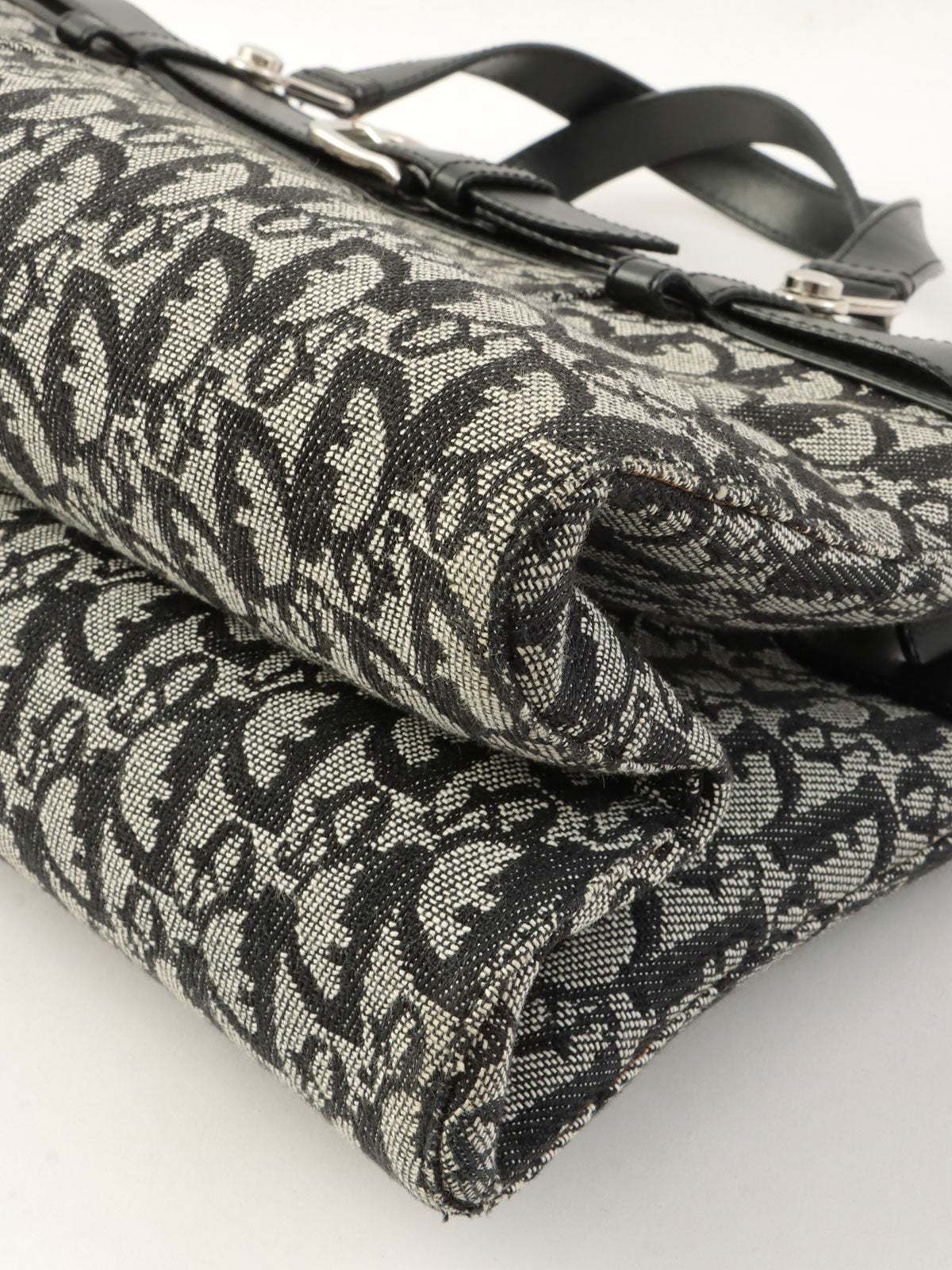 黑色 Trotter 图案手提包