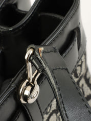 黑色 Trotter 图案手提包