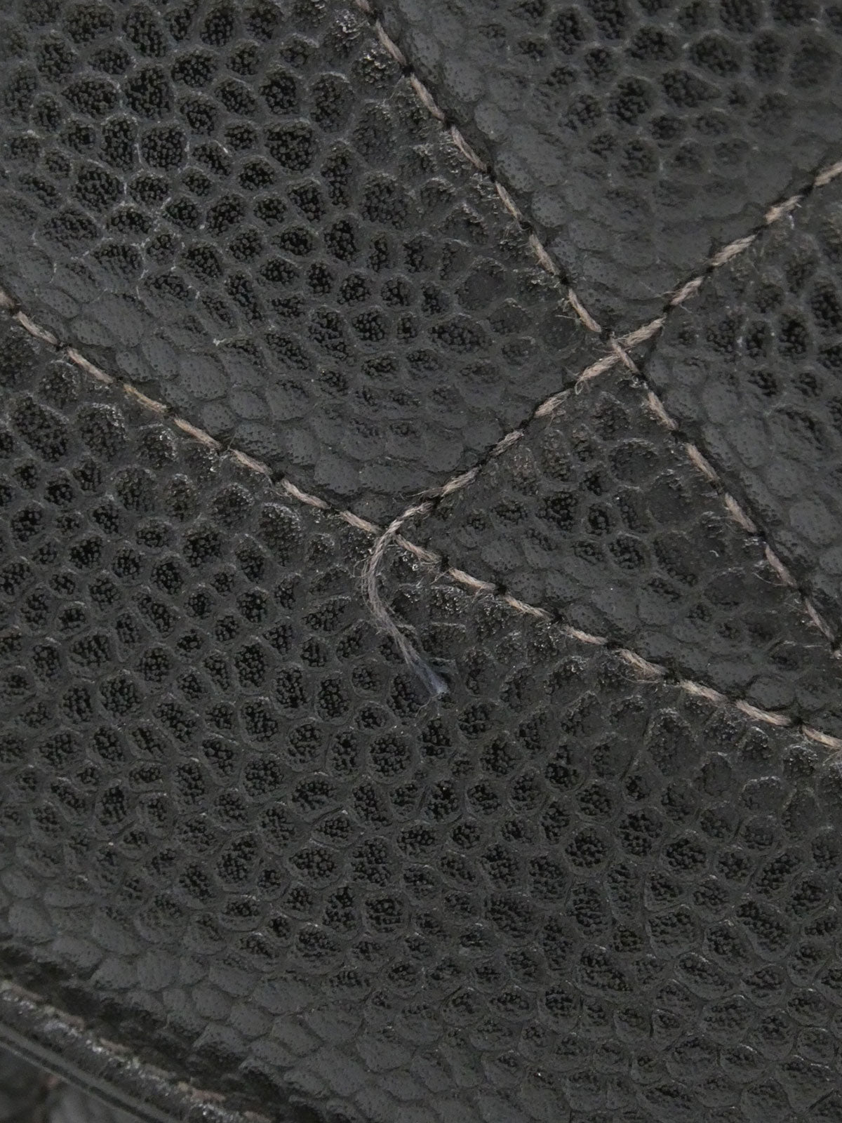 1997年頃製 キャビアスキンダイアナフラップチェーンバッグ25cm ブラック