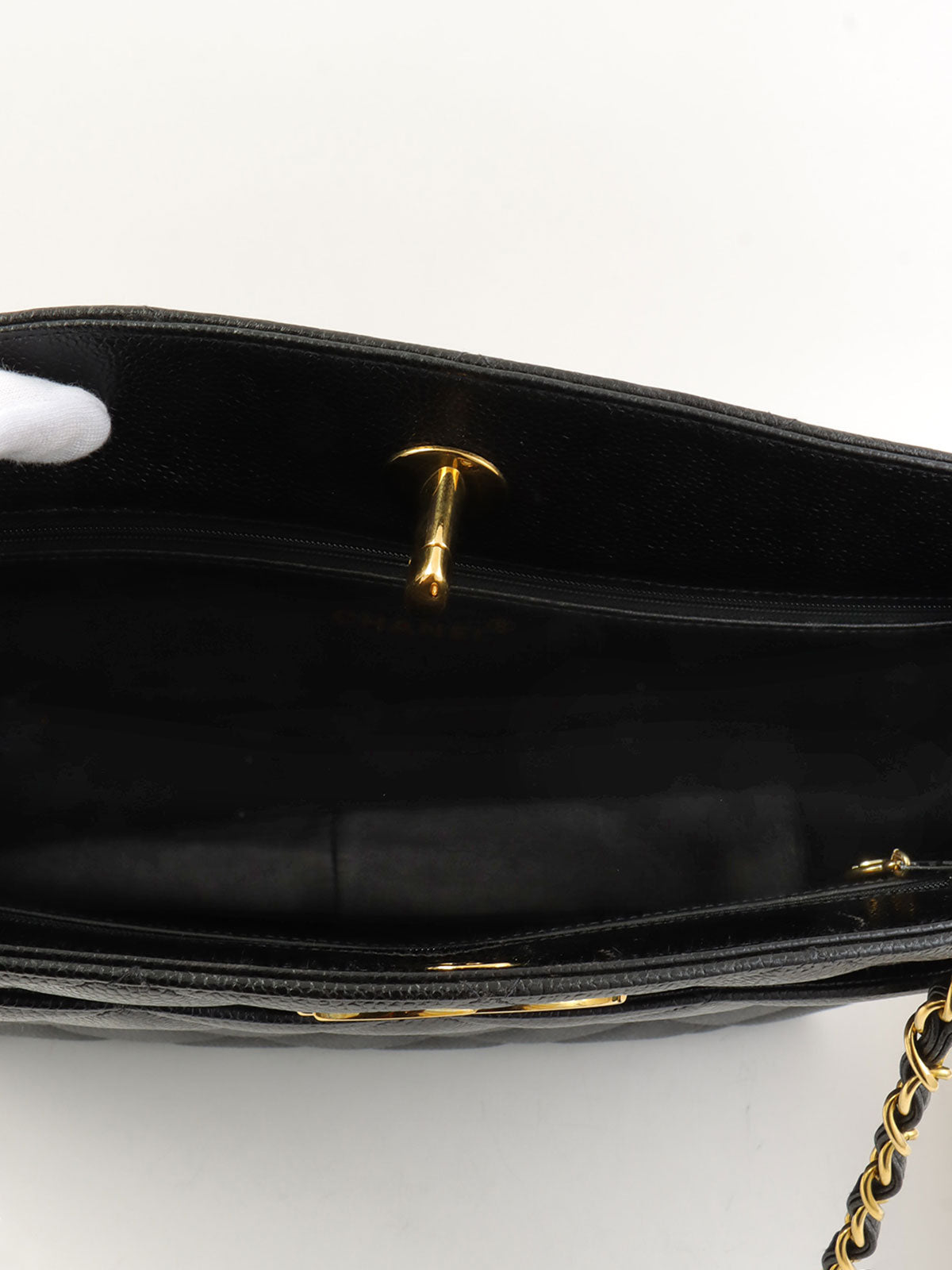 1995 Caviar Skin CC Turnlock Chain Shoulder Tote Bag in Black