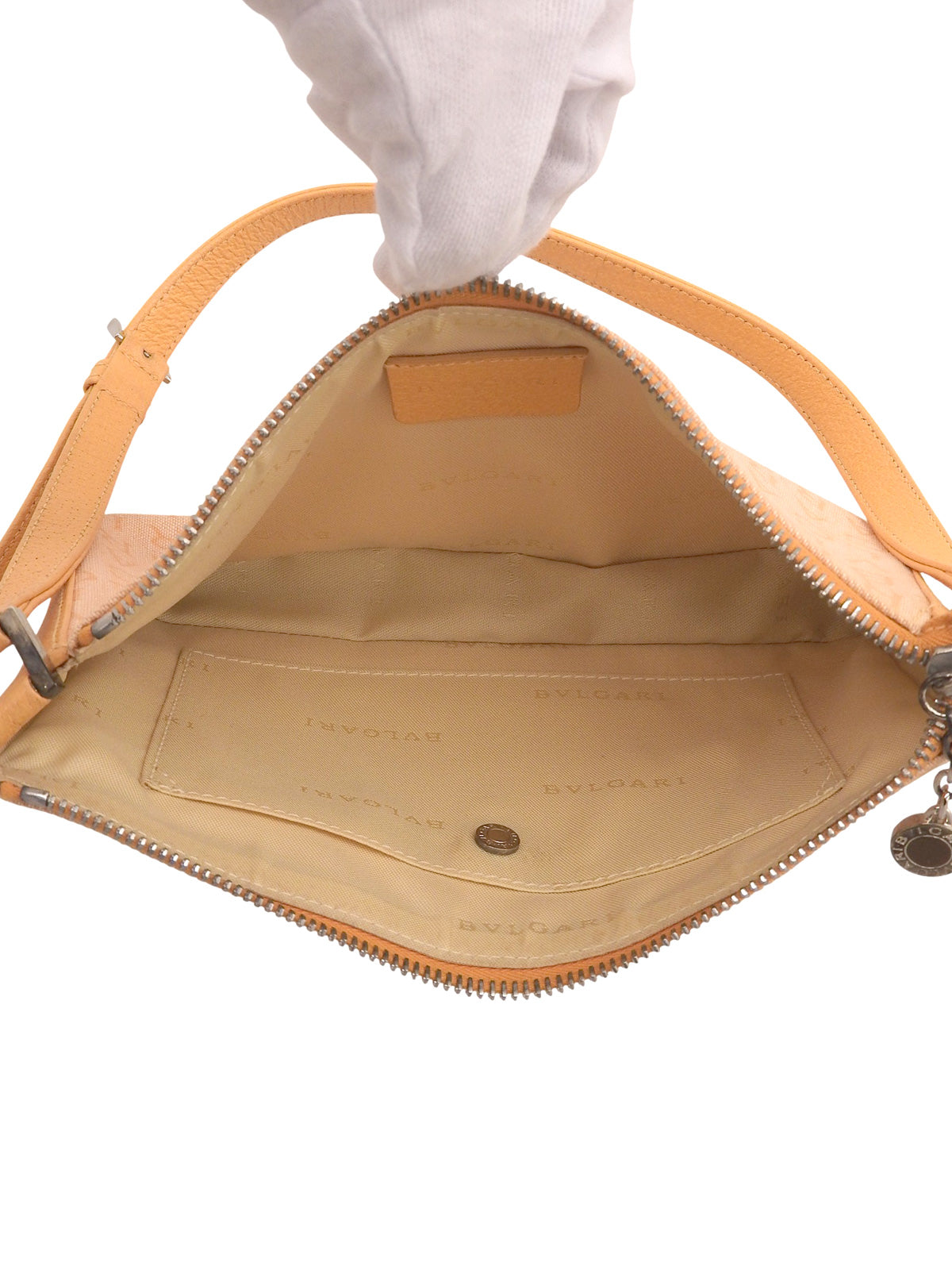 ロゴマニアショルダーバッグ オレンジ