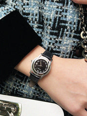 ラウンドロゴフェイスウォッチ シルバー/ブラック