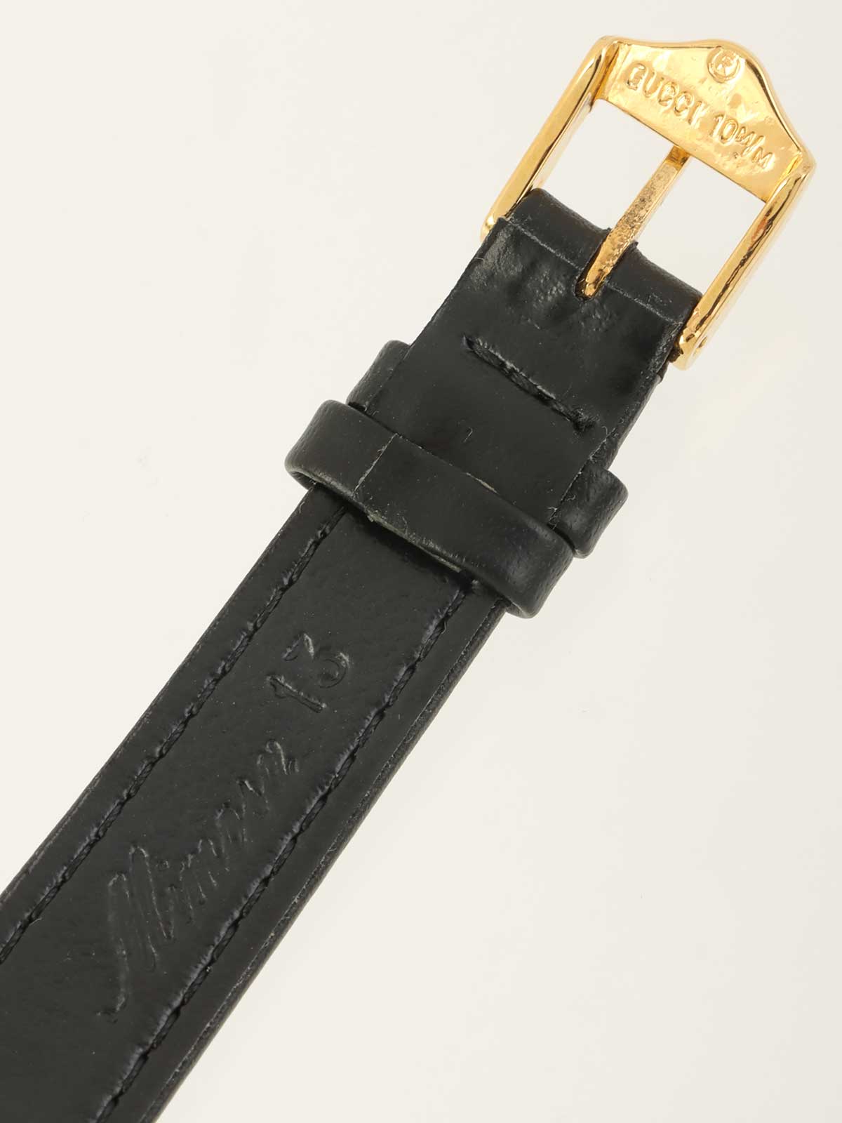 ラウンドロゴシェリーラインフェイスウォッチ ゴールド/ブラック/マルチ