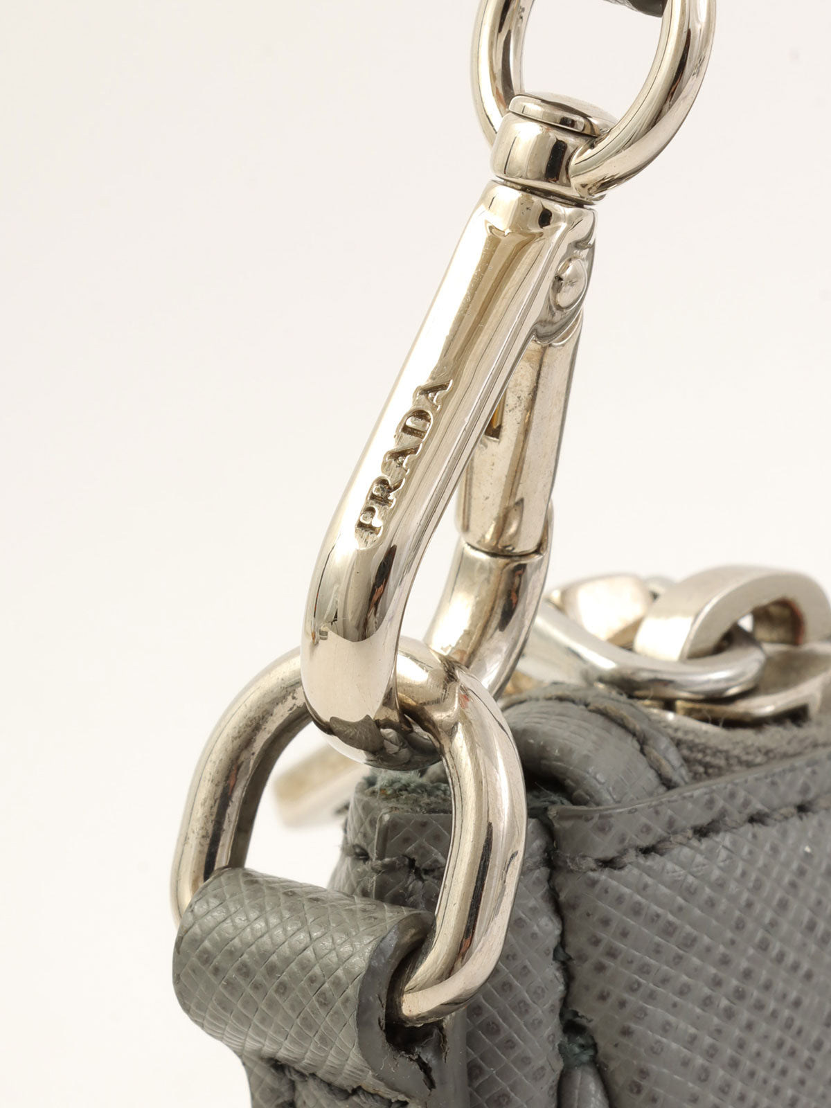 サフィアーノアクセサリーポーチバッグ ライトグレー