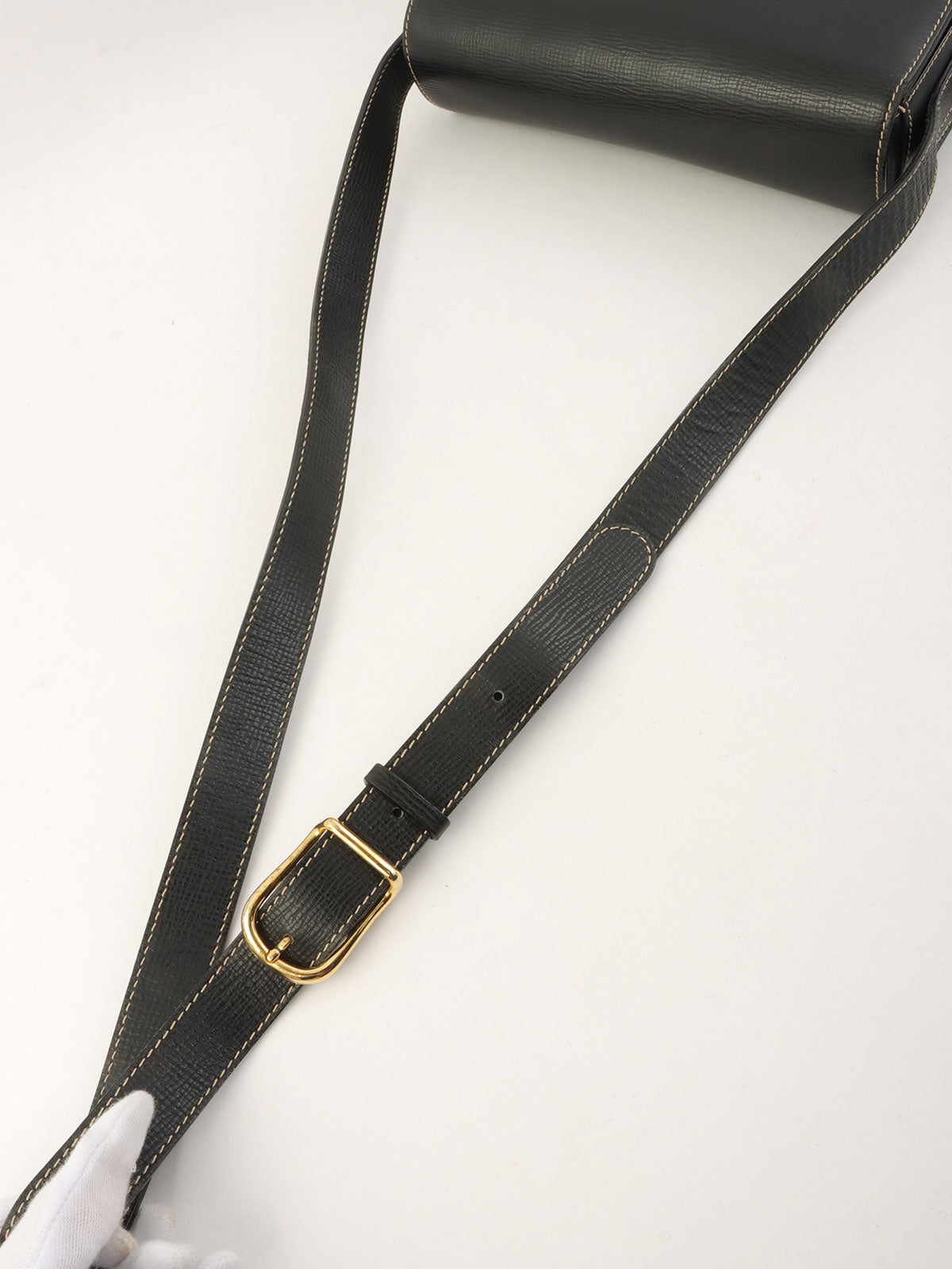 Circle Logo Plate Shoulder Bag Black