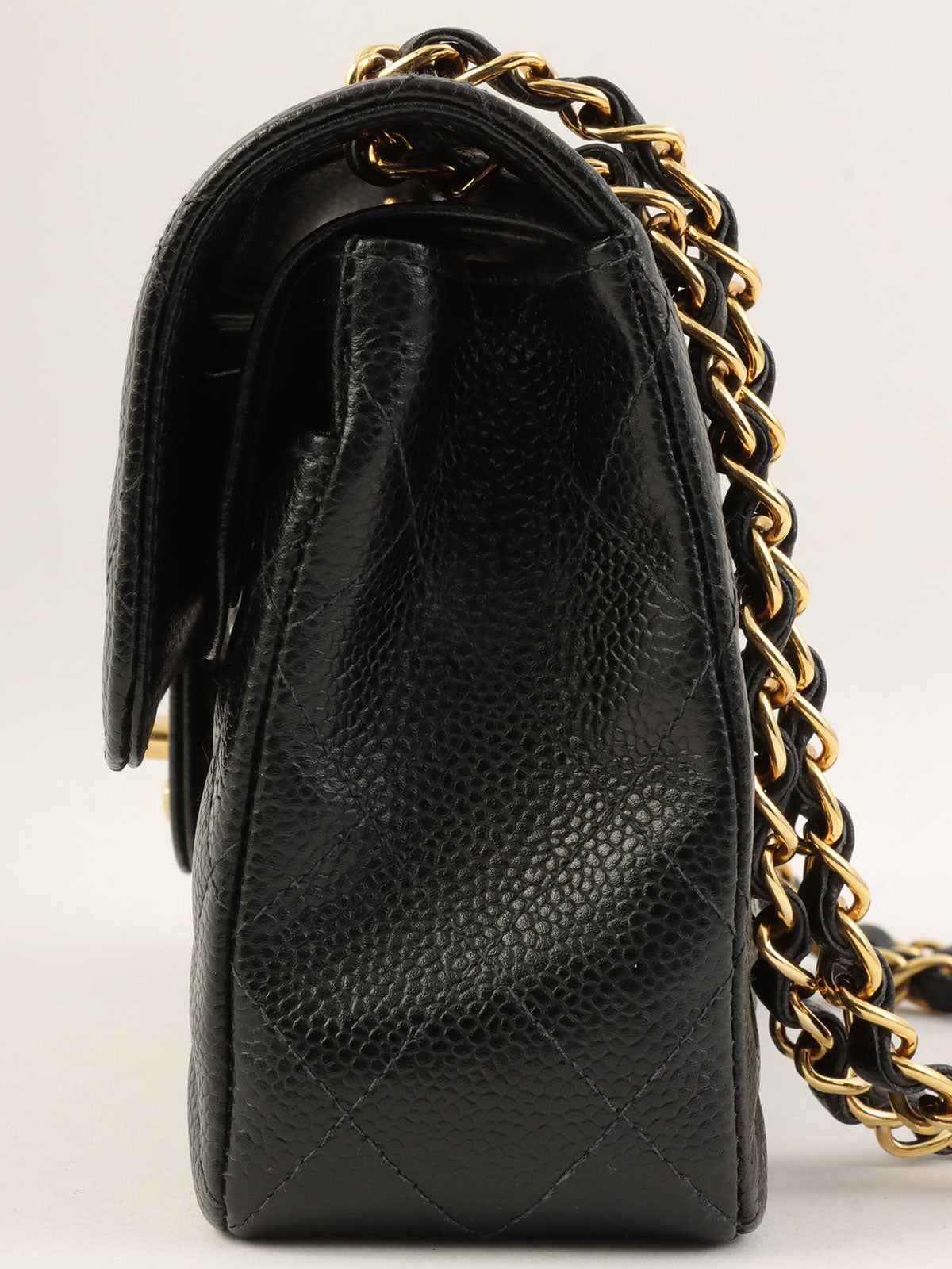 2004年頃製 キャビアスキンクラシックフラップチェーンバッグ23cm ブラック
