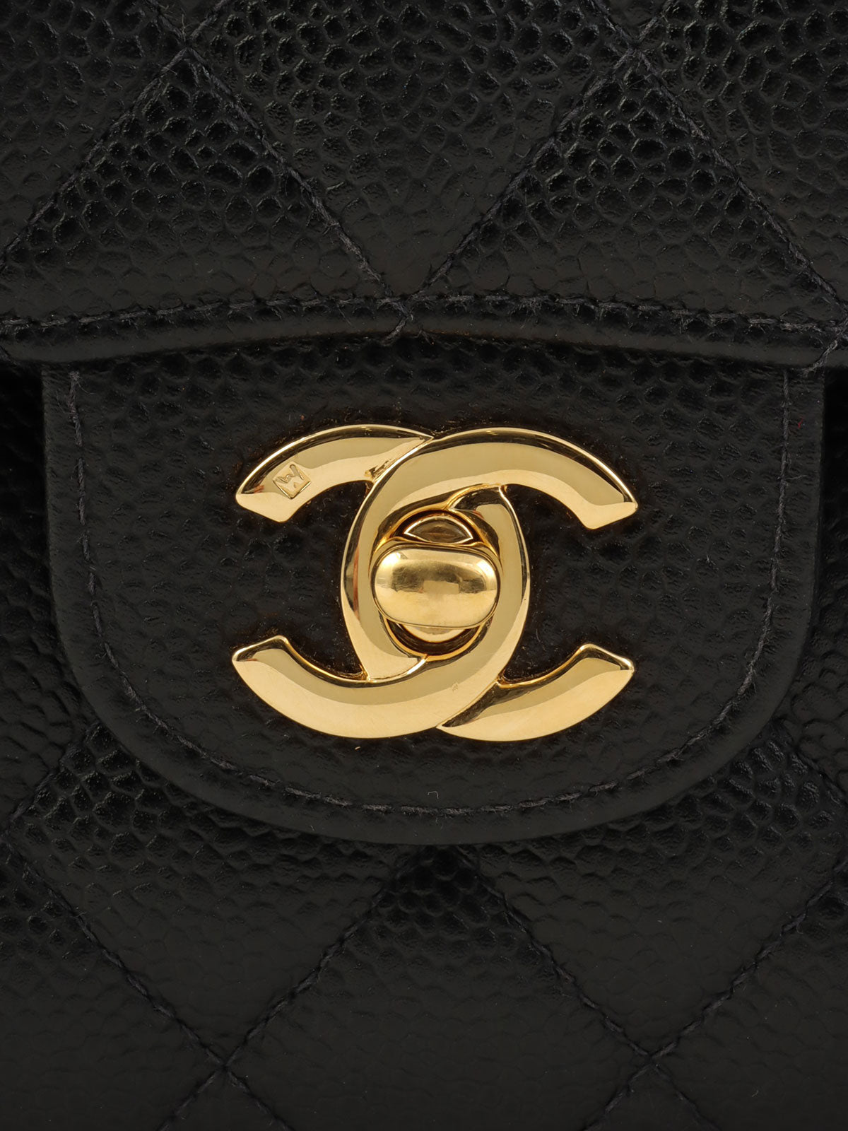 2004年頃製 キャビアスキンクラシックフラップチェーンバッグ23cm ブラック