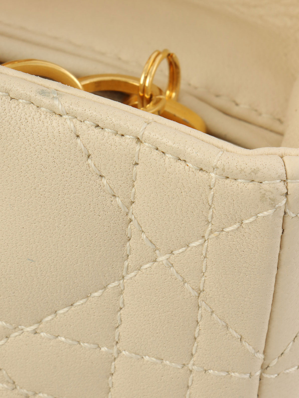 レディディオールカナージュステッチ2wayバッグM ホワイト