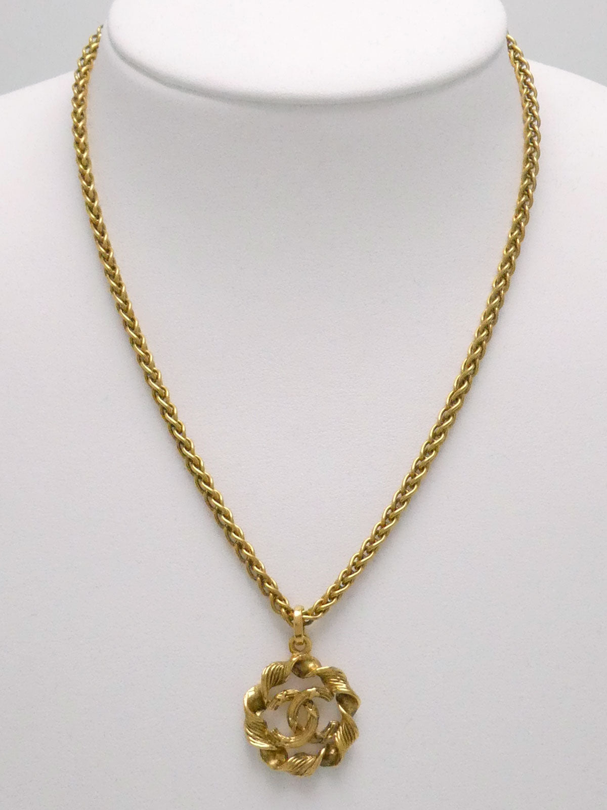 ラウンドツイストCCマークネックレス ゴールド