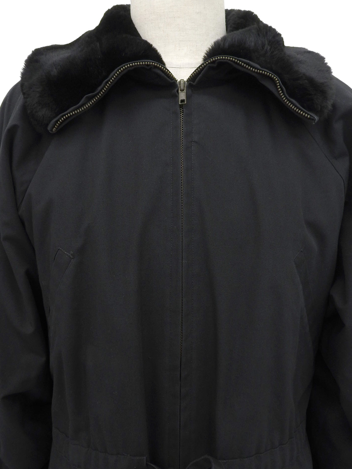 Boar Drawstring Coat Black