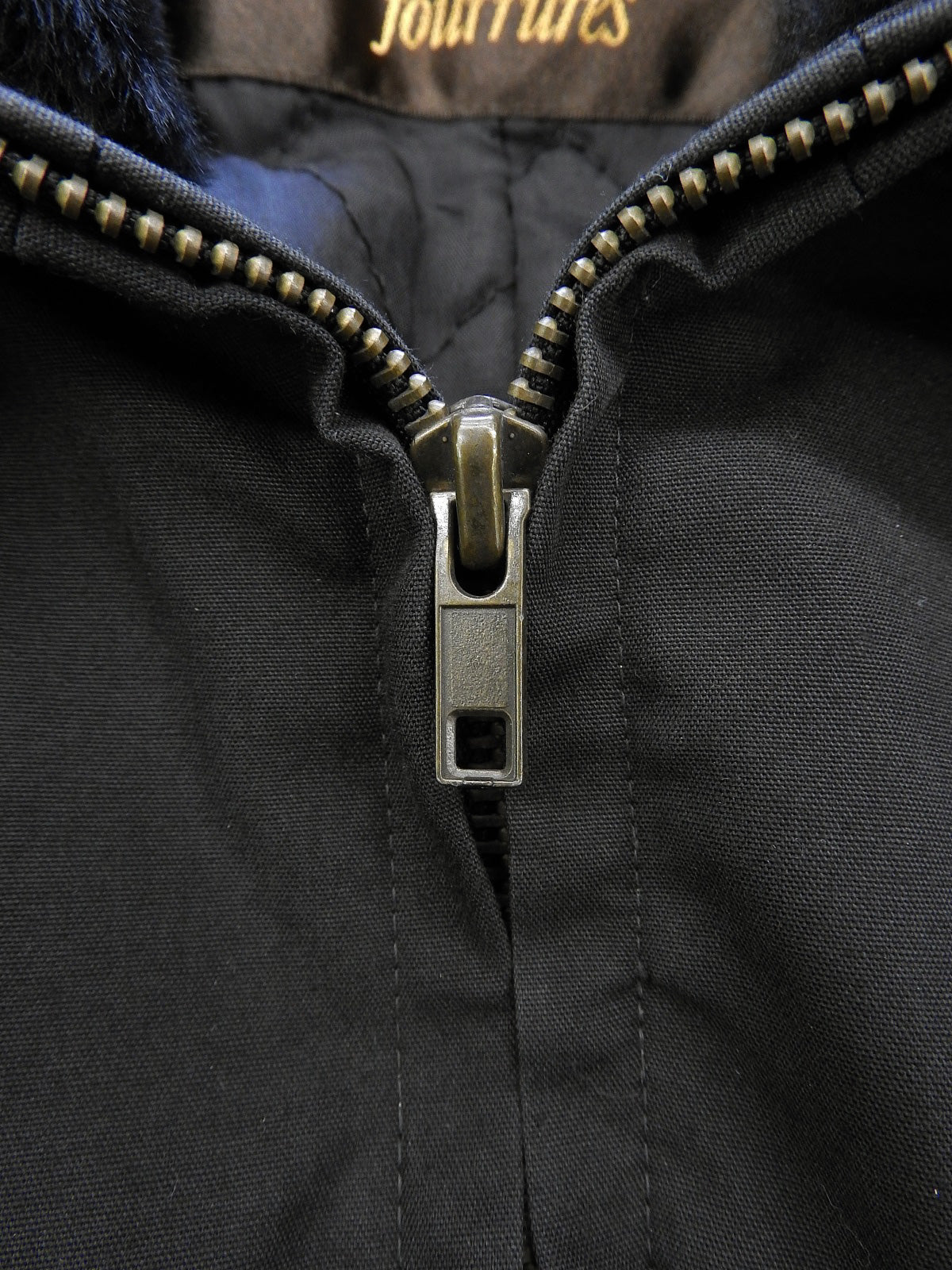 Boar Drawstring Coat Black