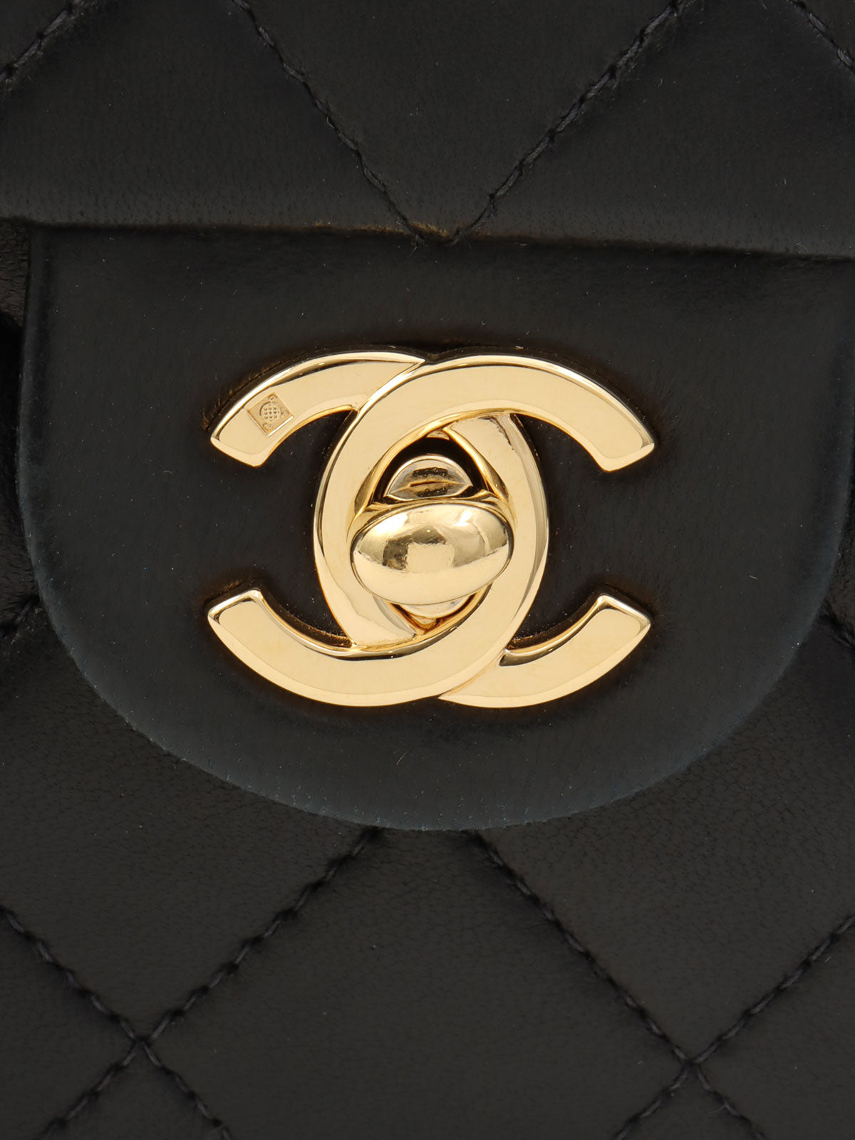 2001年頃製 クラシックフラップチェーンバッグミニ ブラック