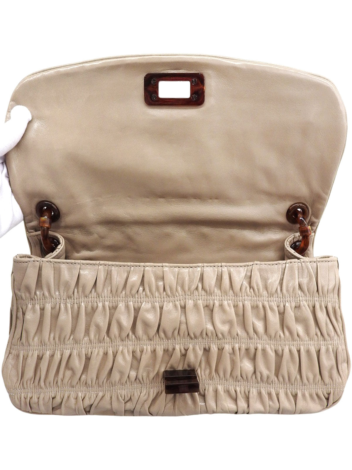 米色纳帕褶皱链条单肩包