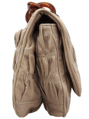 米色纳帕褶皱链条单肩包