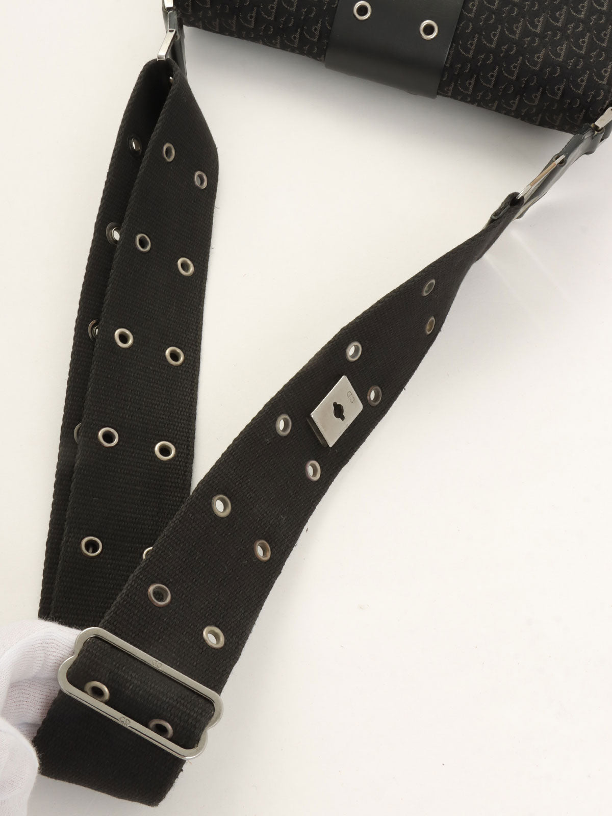 Street Chic Trotter Pattern Shoulder Bag in Black