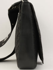 Street Chic Trotter Pattern Shoulder Bag in Black