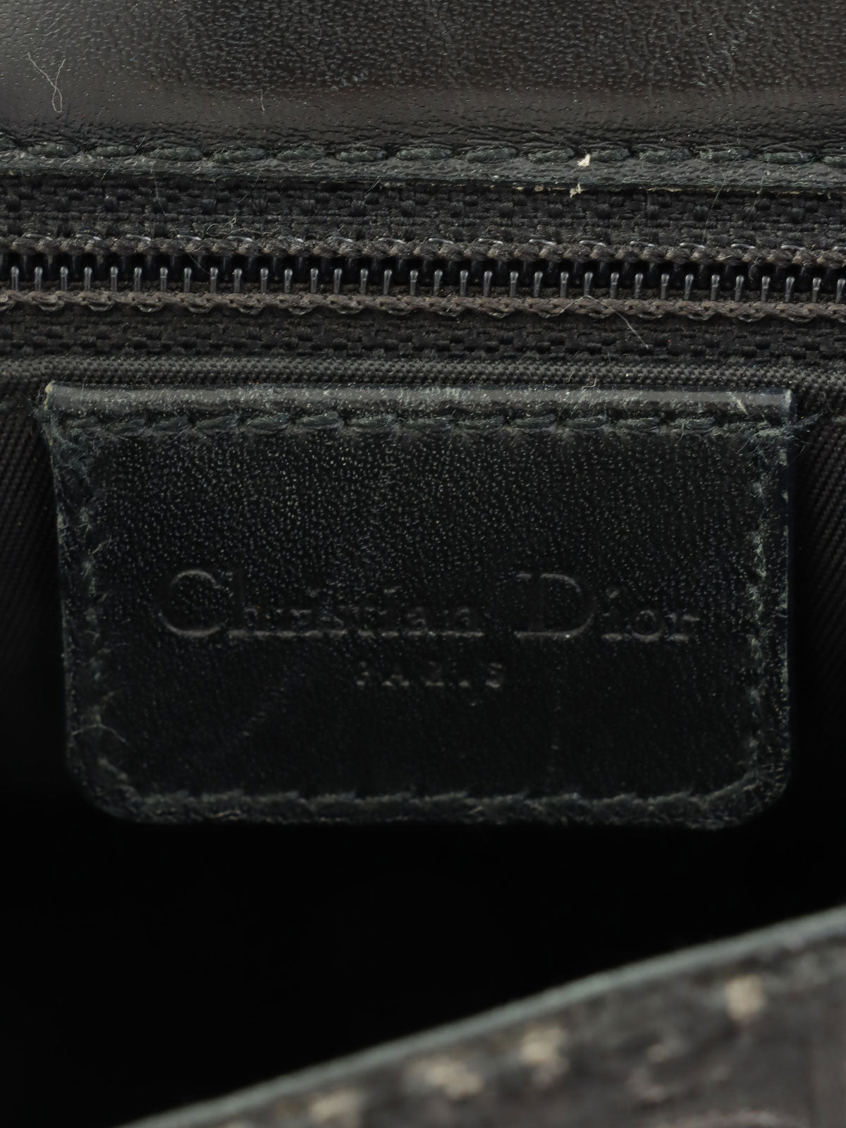 Street Chic Trotter Pattern Shoulder Bag in Black