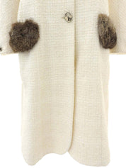 ファーパドロックロゴボタンロングコート ホワイト/ブラウン