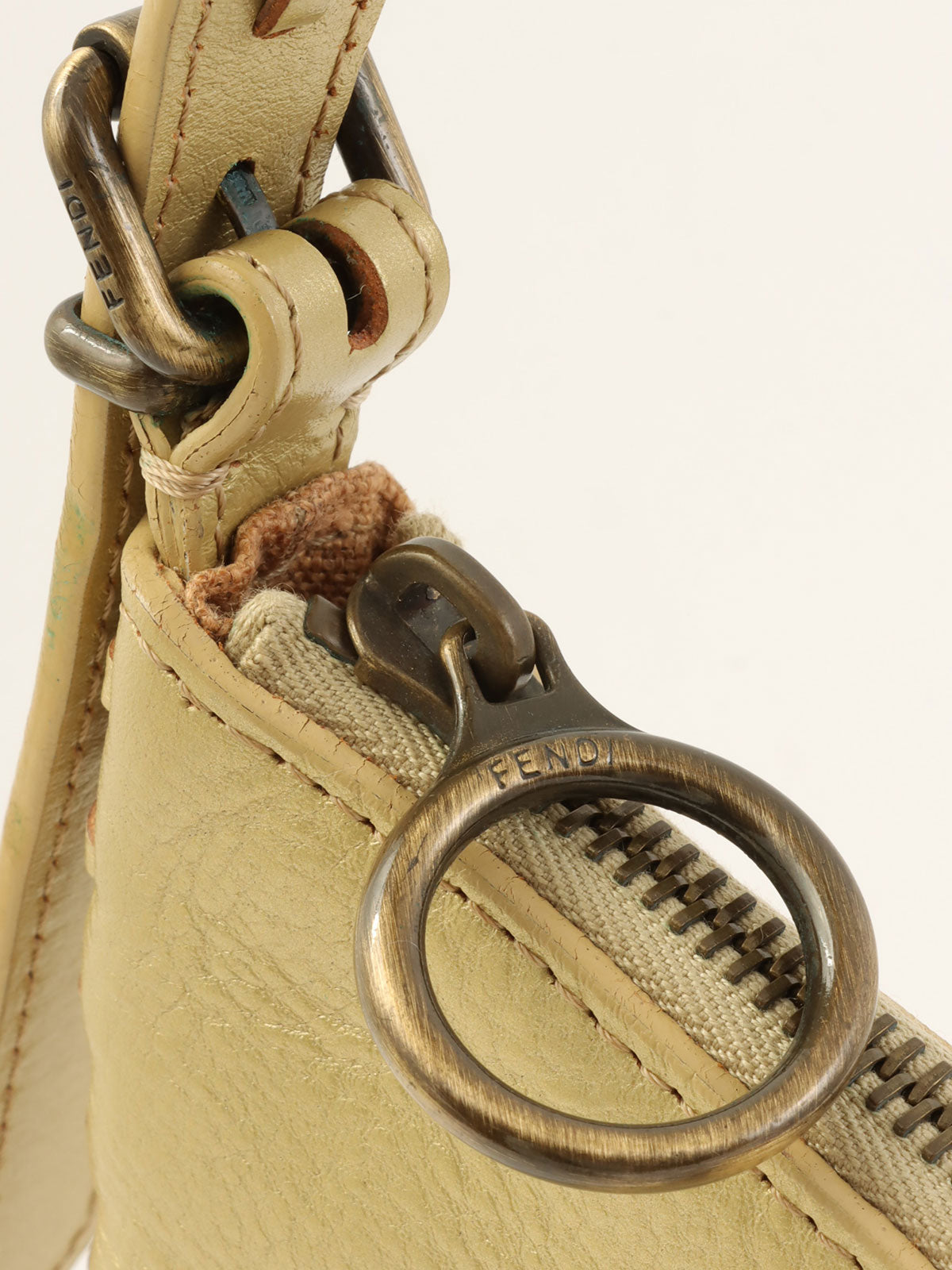 Selleria Stitch 金色单肩包