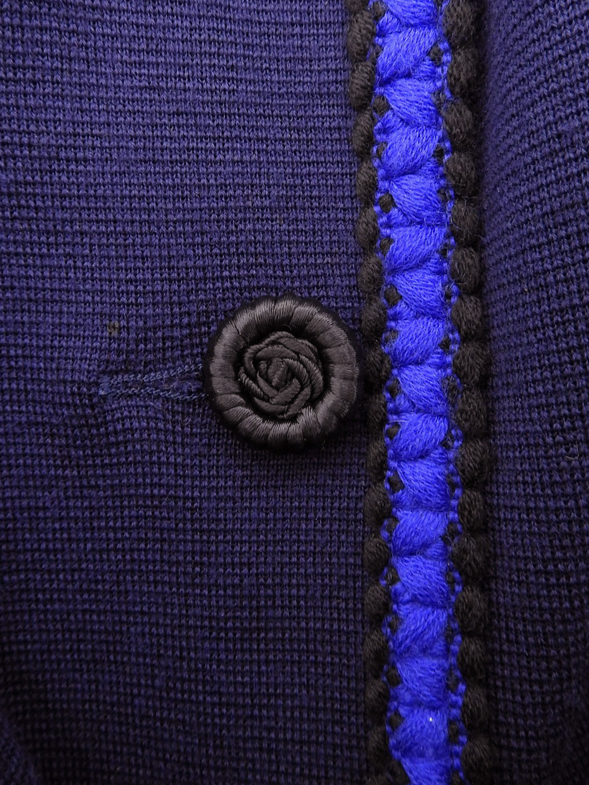 Trim design knit jacket in navy/blue/black