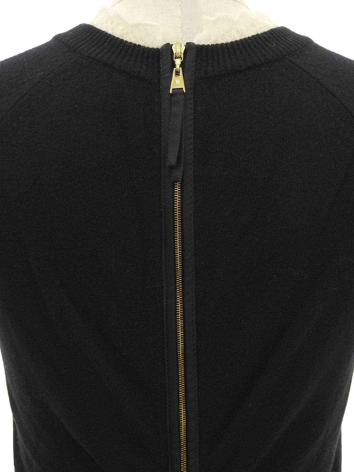 Cashmere ruffle design short sleeve knit top in black/white