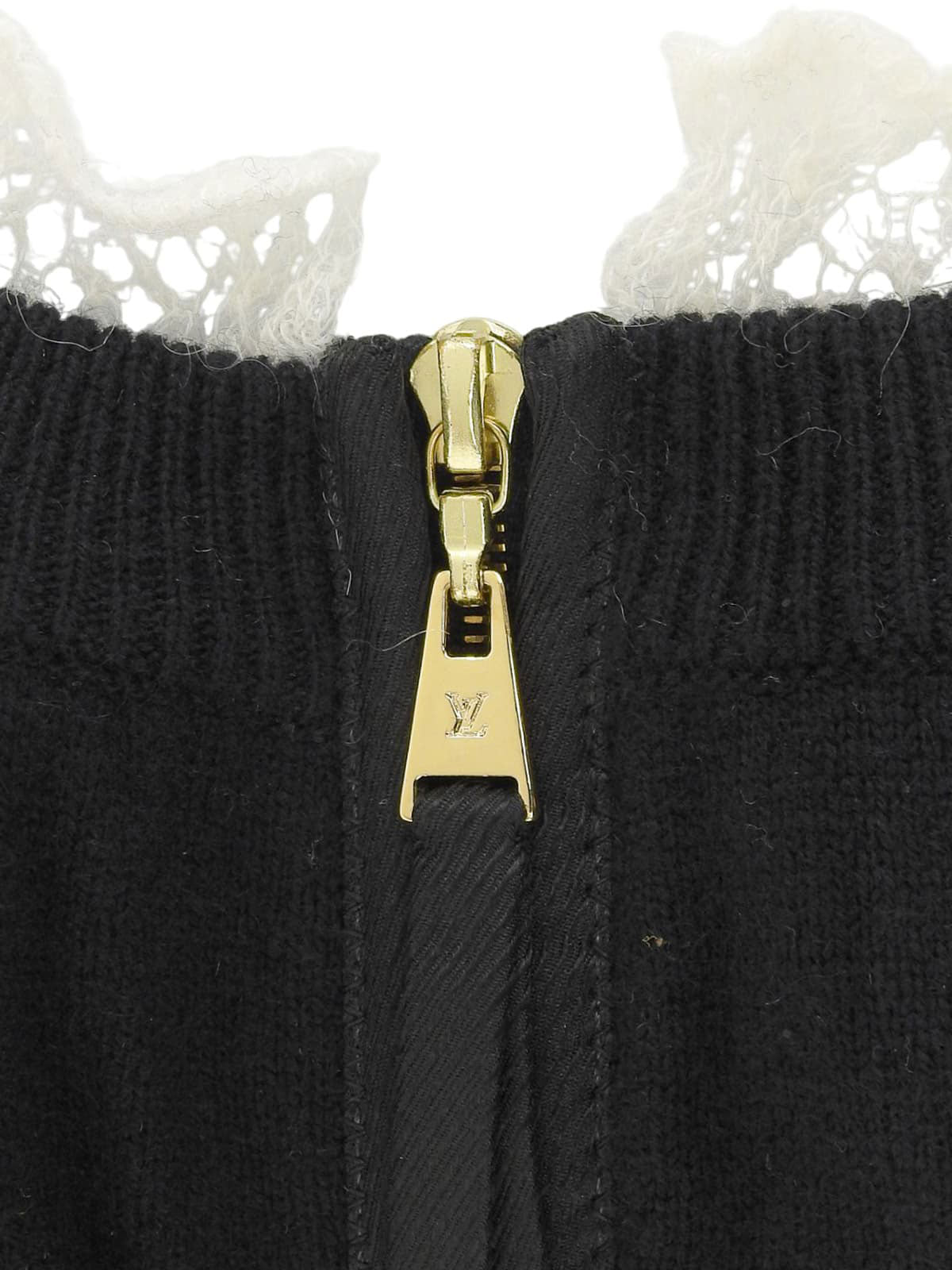 Cashmere ruffle design short sleeve knit top in black/white