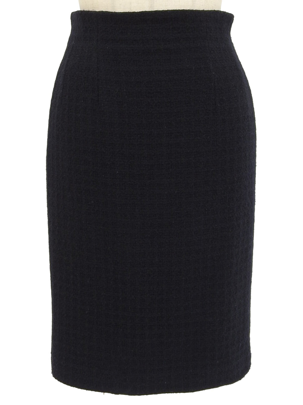 Macadam Button Collarless Set in Black