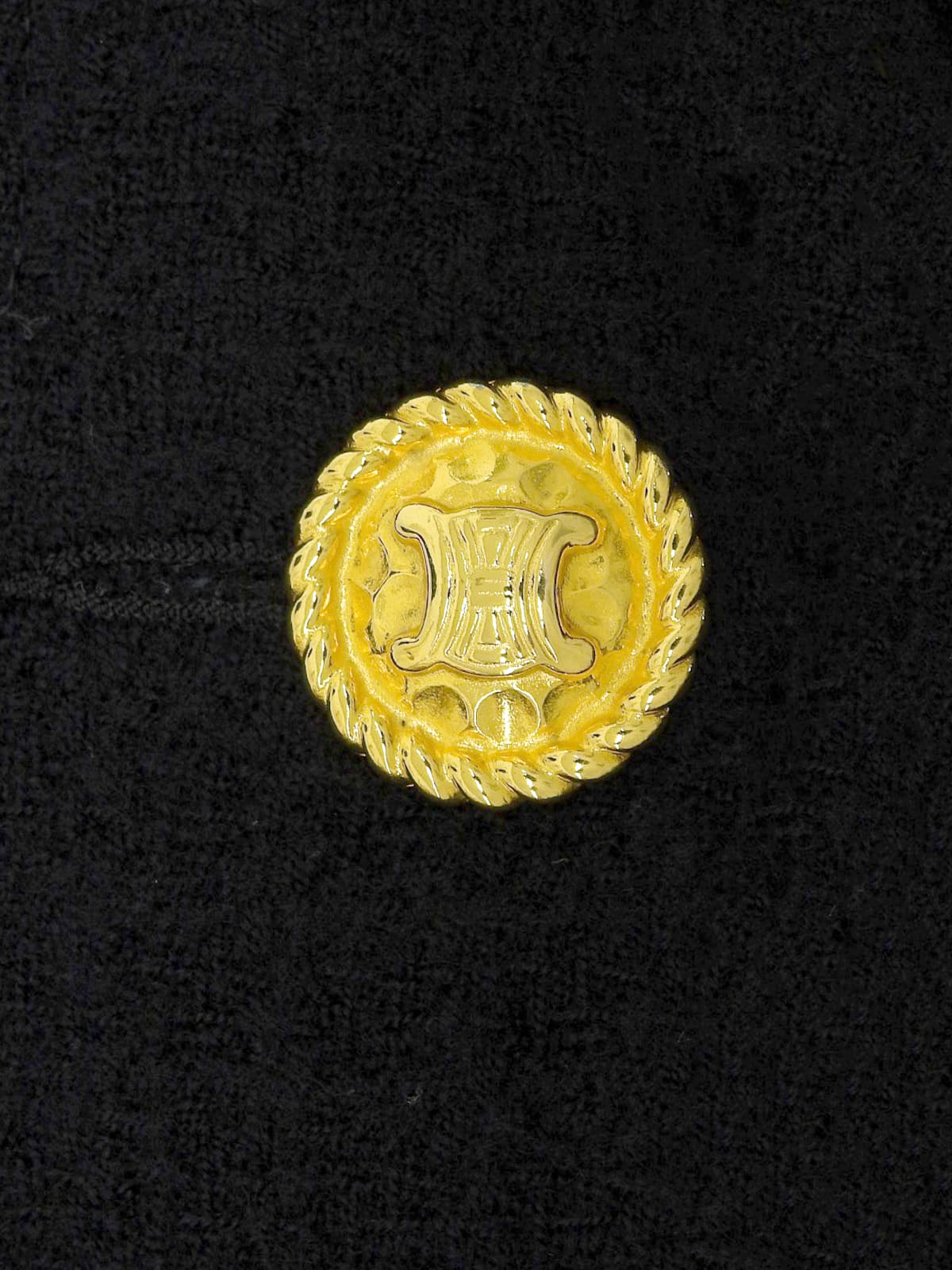 Macadam Button Collarless Set in Black