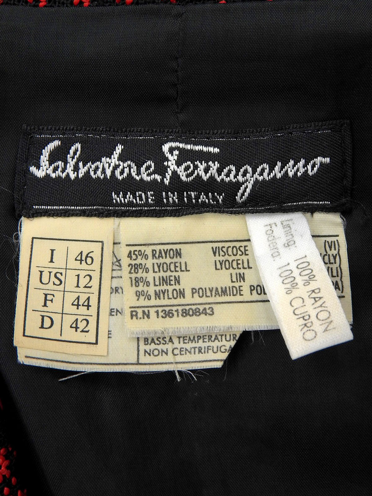 Wool Check Pattern Set in Red/Black