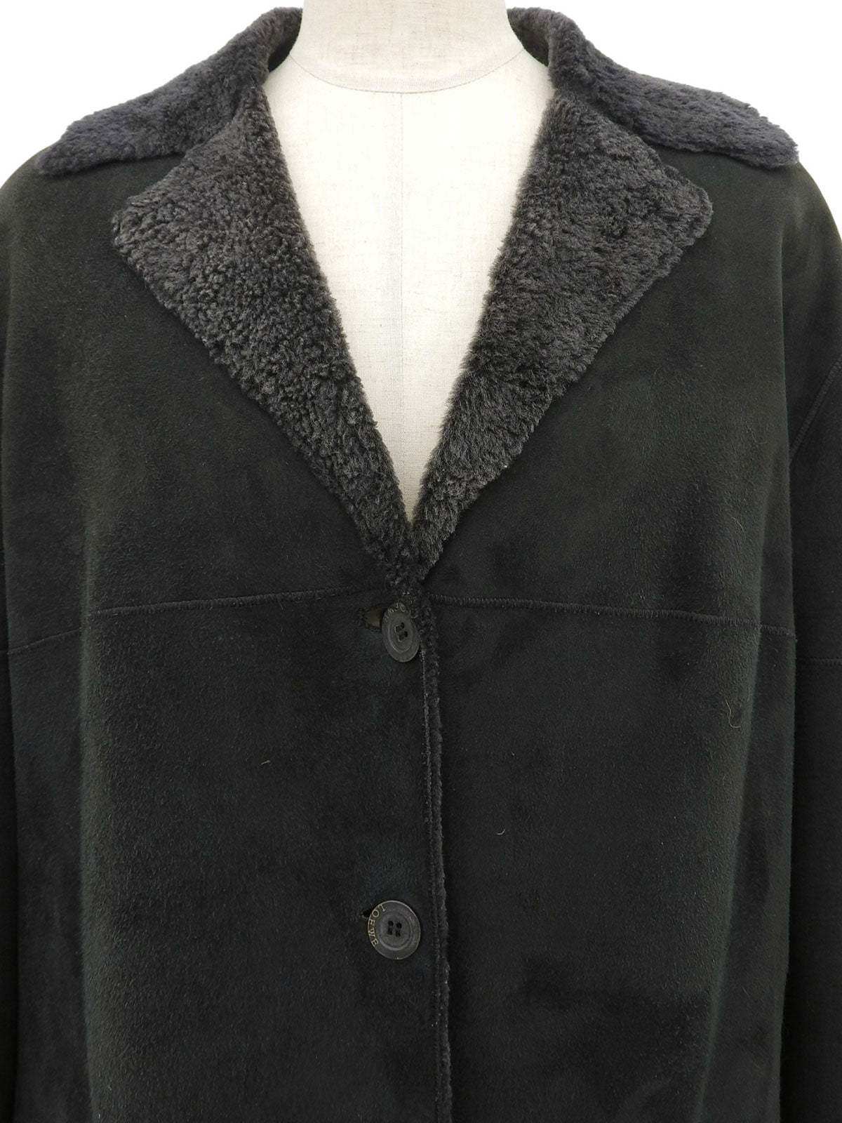 ムートンロゴボタンコート ブラック