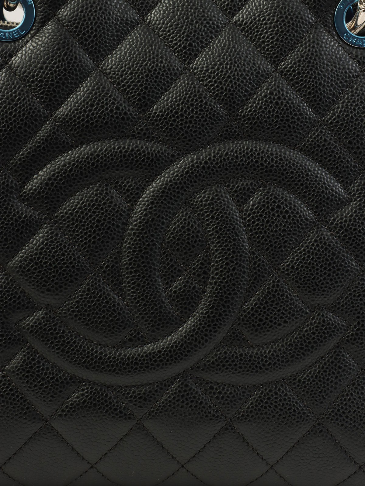 2015 Caviar Skin CC 标志缝线链条手提包 黑色