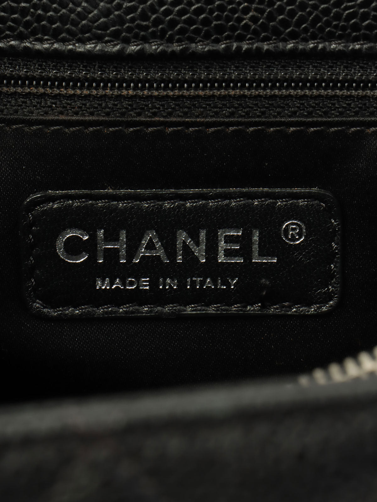 2015 Caviar Skin CC 标志缝线链条手提包 黑色