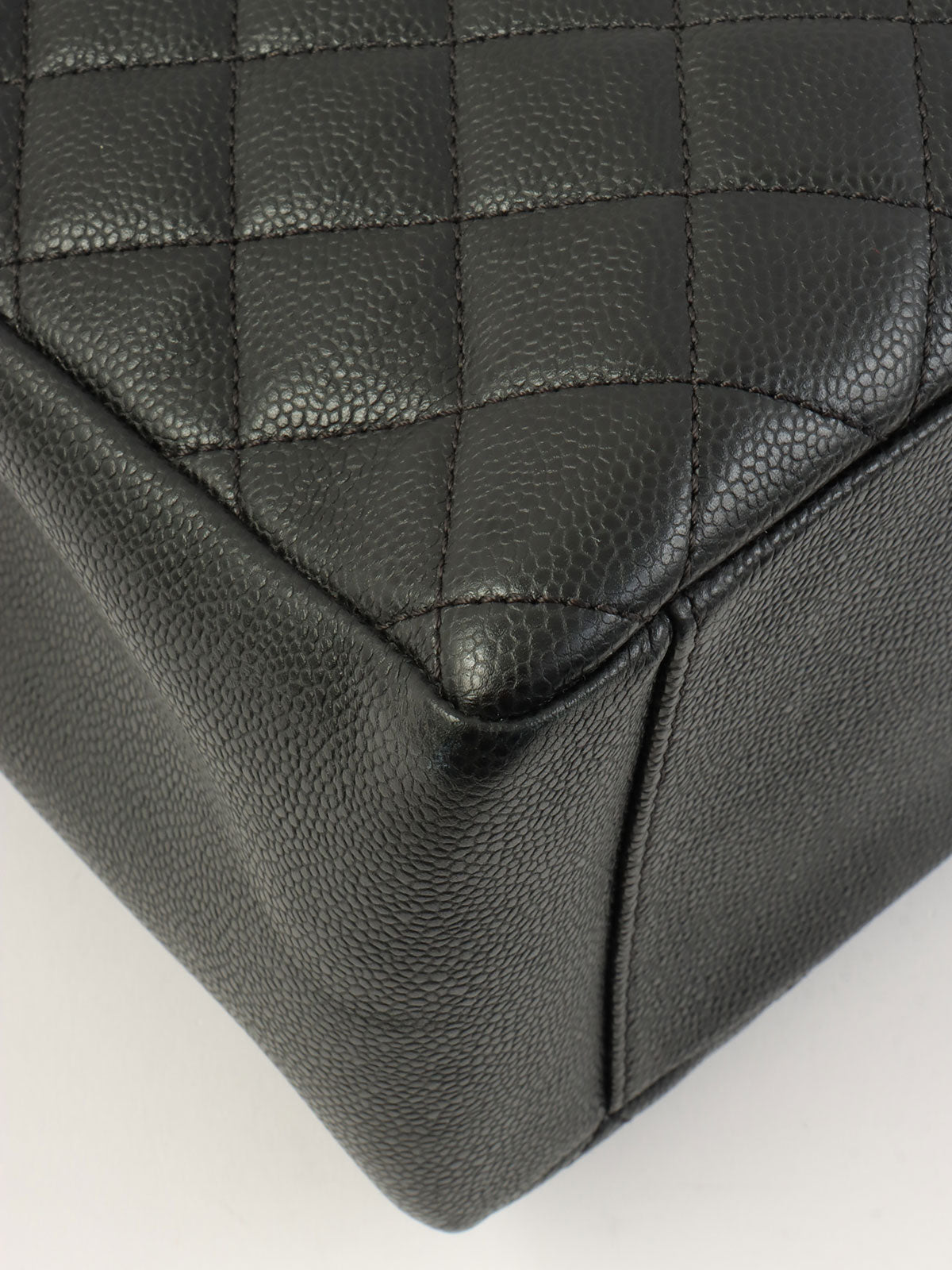 2015 Caviar Skin CC 标志缝线链条手提包 黑色