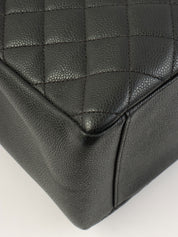 2015 Caviar Skin CC 标志缝线链条手提包 黑色