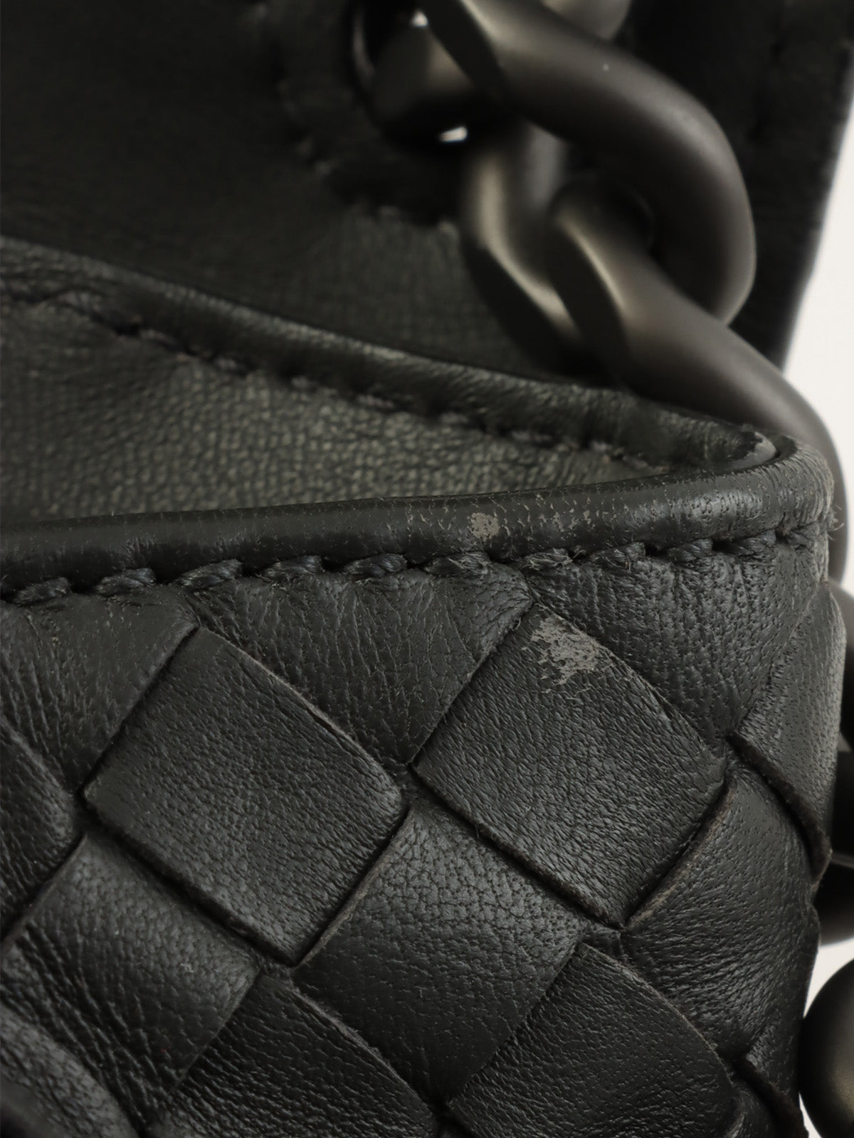 イントレチャートショルダーバック チャコールグレー