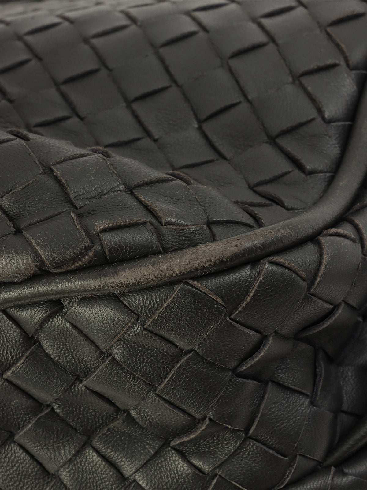 イントレチャートショルダーバック チャコールグレー