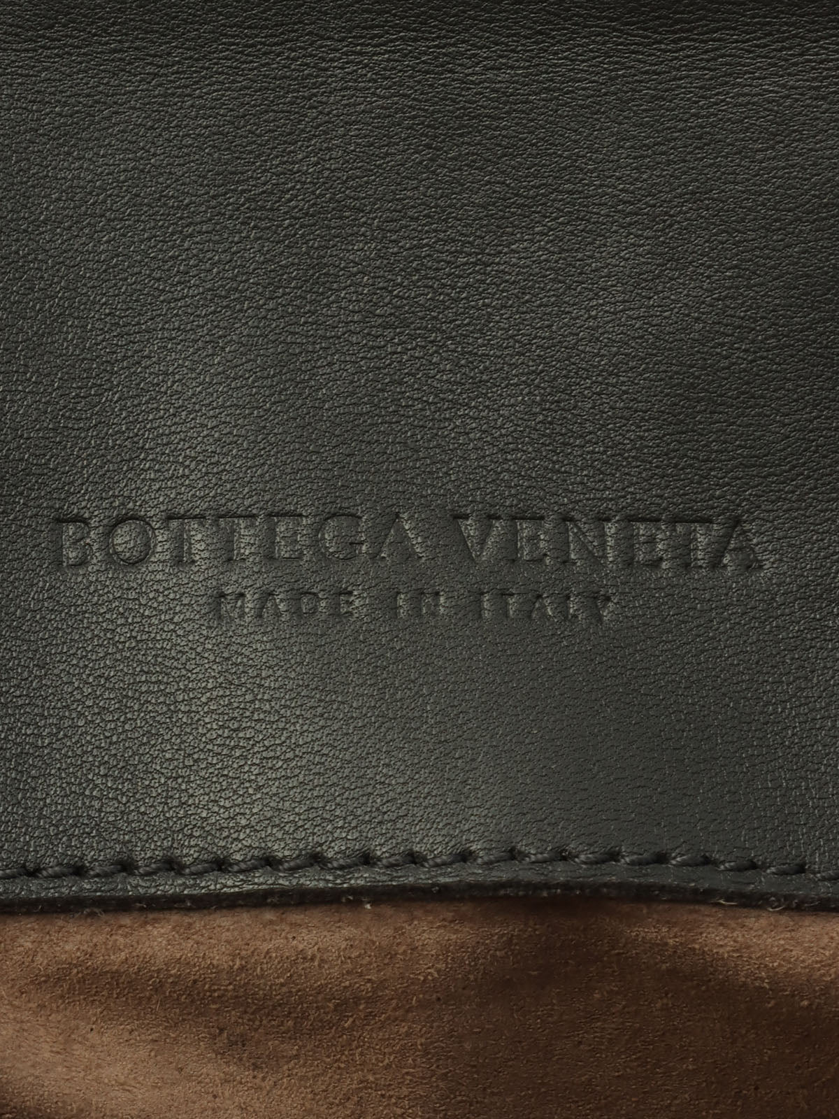 イントレチャートショルダーバック チャコールグレー