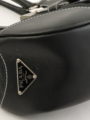 黑色尼龙和皮革拼接logo铭牌手提包