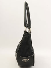 黑色尼龙和皮革拼接logo铭牌手提包