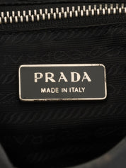 黑色尼龙和皮革拼接logo铭牌手提包