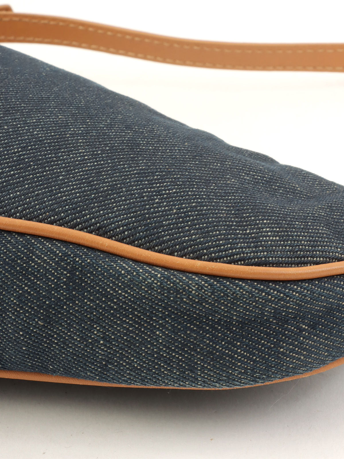 靛蓝色牛仔马鞍包