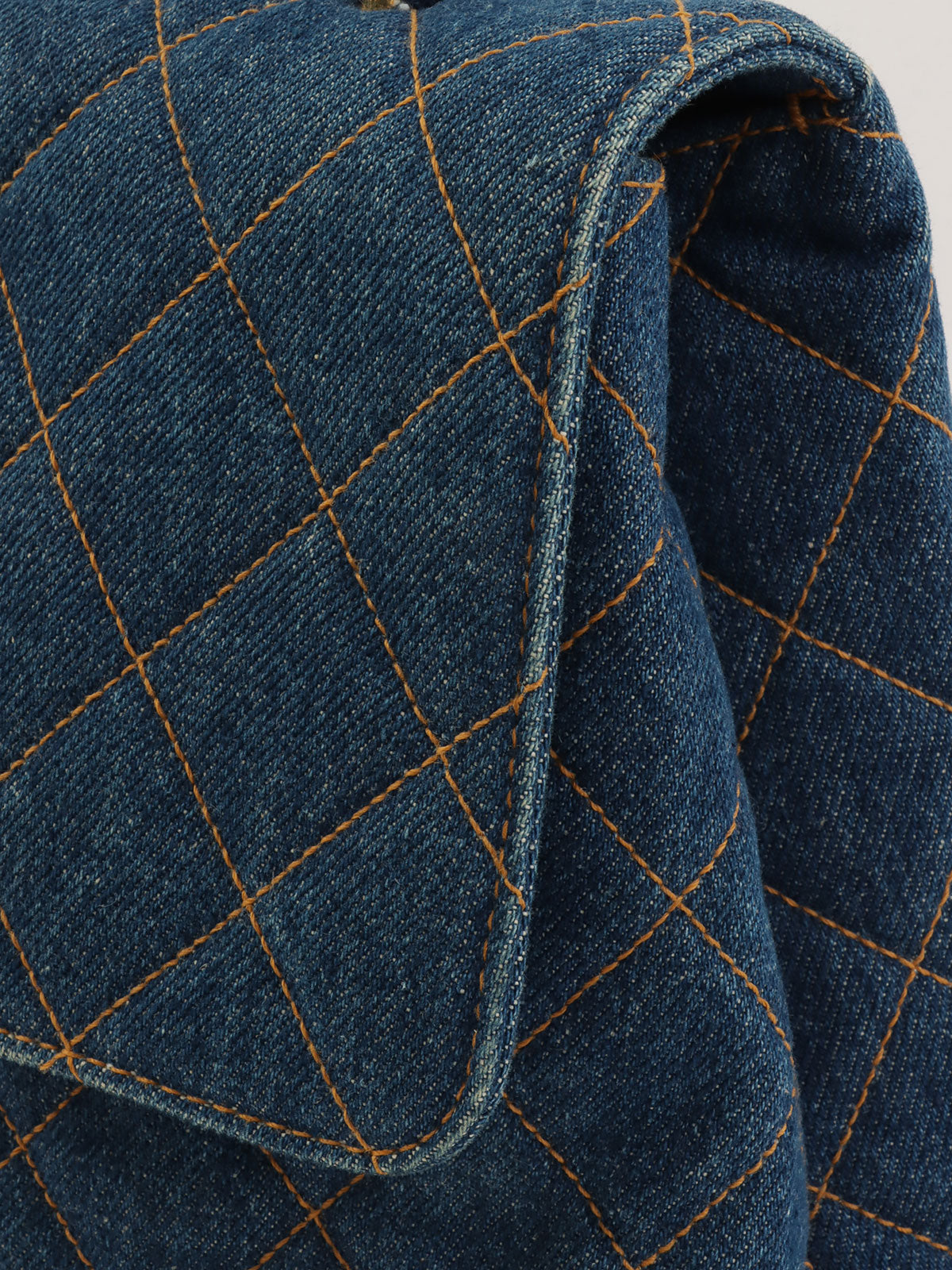 1997 年款 Denim CC 旋扣手提包，蓝色