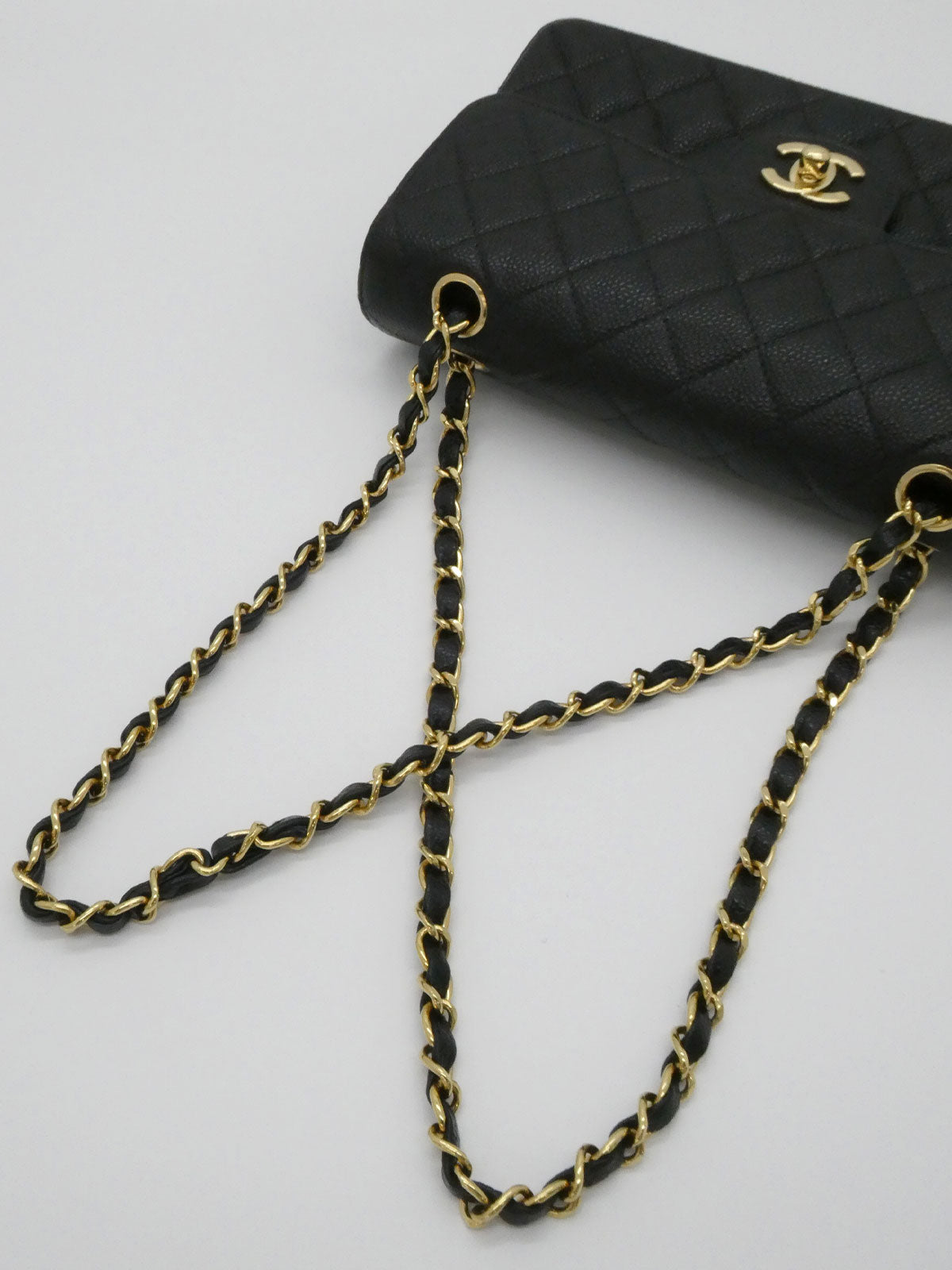 2001 Caviar Skin Classic Flap Chain Bag 23cm Black