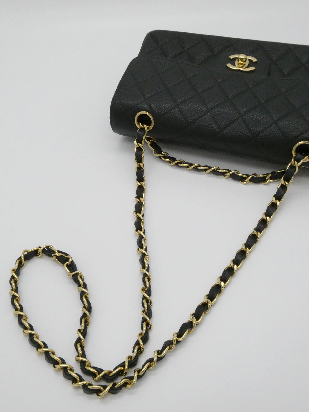 2001 Caviar Skin Classic Flap Chain Bag 23cm Black