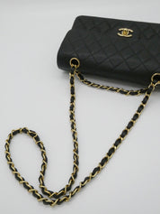 2001 Caviar Skin Classic Flap Chain Bag 23cm Black