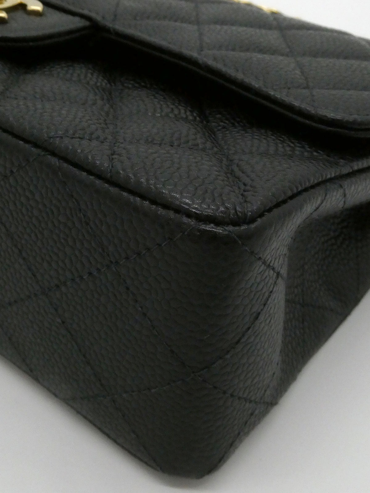 2001 Caviar Skin Classic Flap Chain Bag 23cm Black